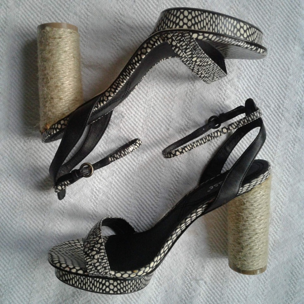 Matisse Carmen Platform Spool Heel Snakeskin Ankle Strap 8.5